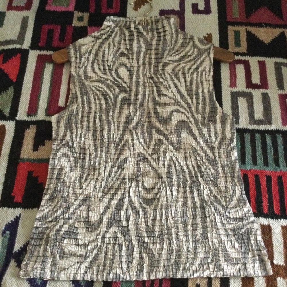 🚩Elegant Brown & Cream Patterned Women's Top